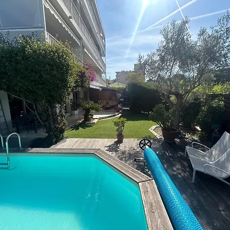 2 Pièces à Avec Piscine *