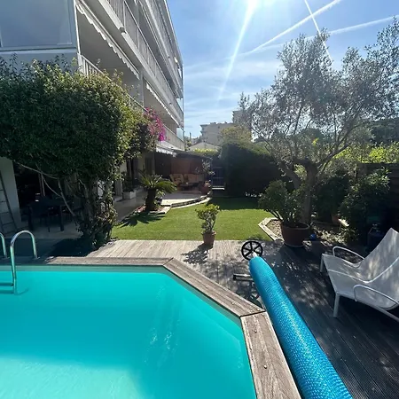 2 Pieces A Avec Piscine *
