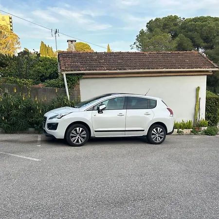 2 Pièces à Avec Piscine * Antibes